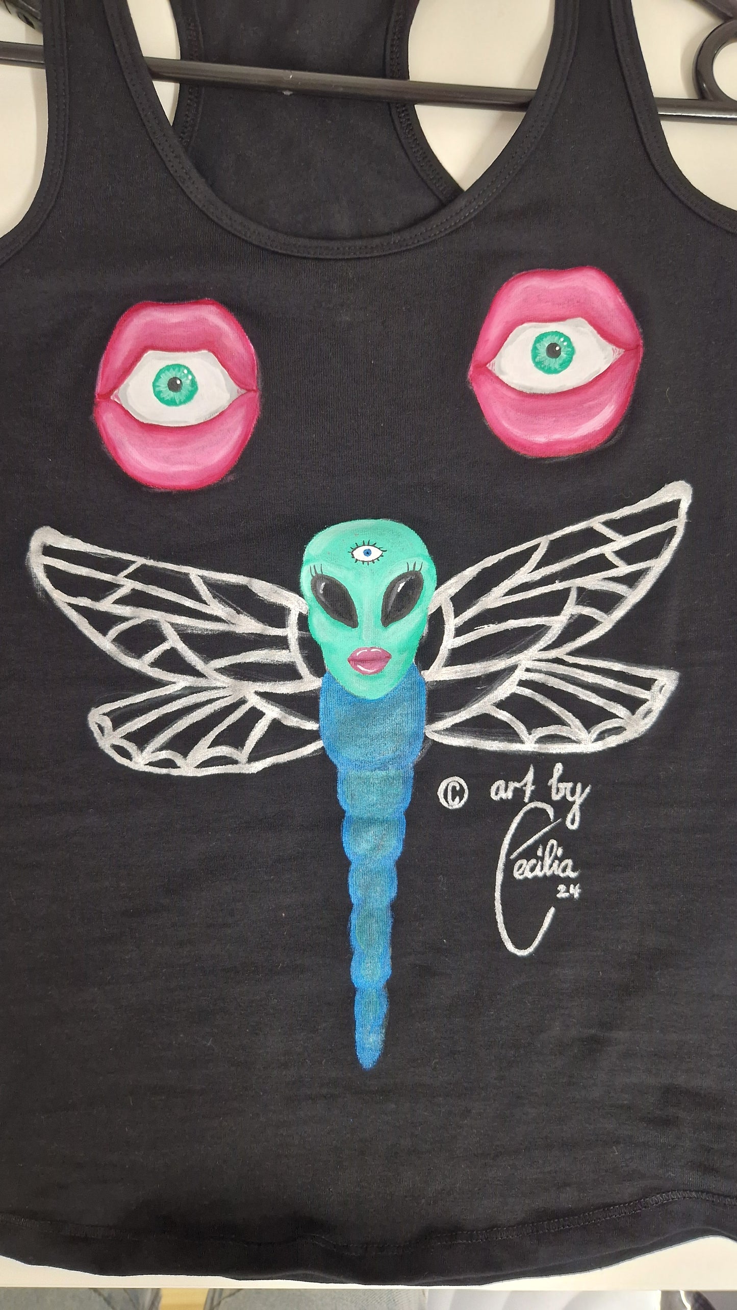 Tanktop Eyes in Lips and Alien Dragonfly