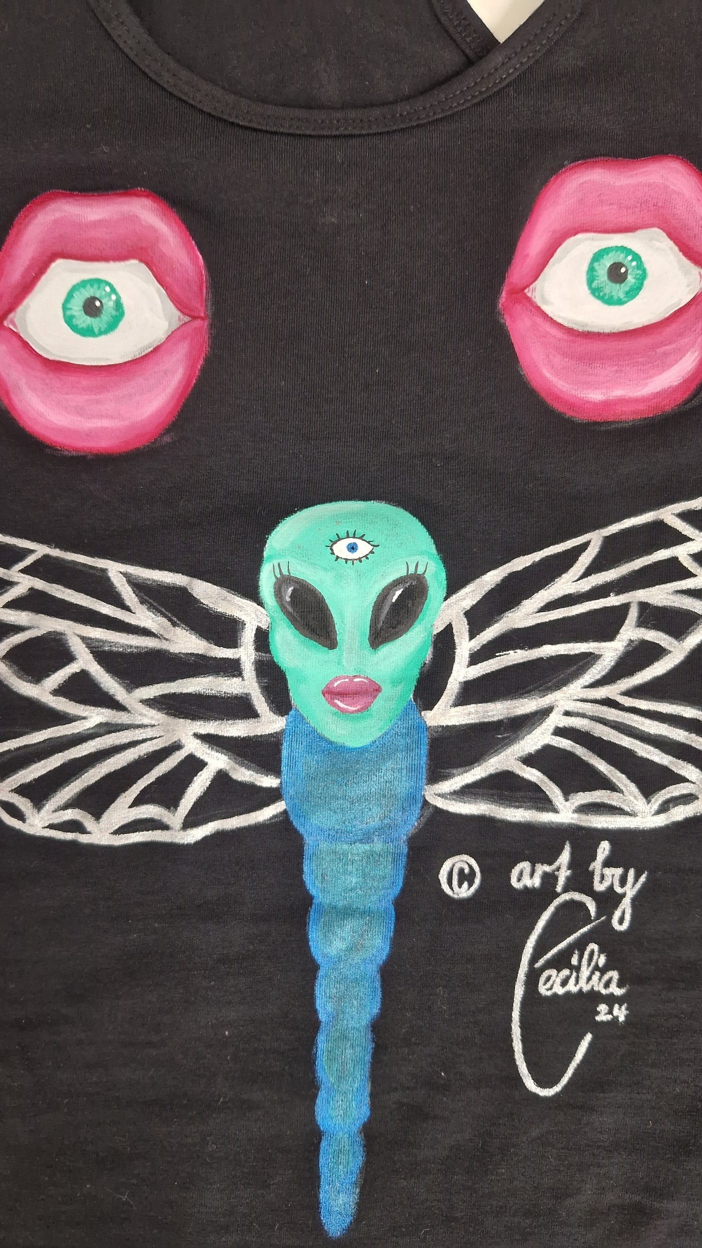 Tanktop Eyes in Lips and Alien Dragonfly