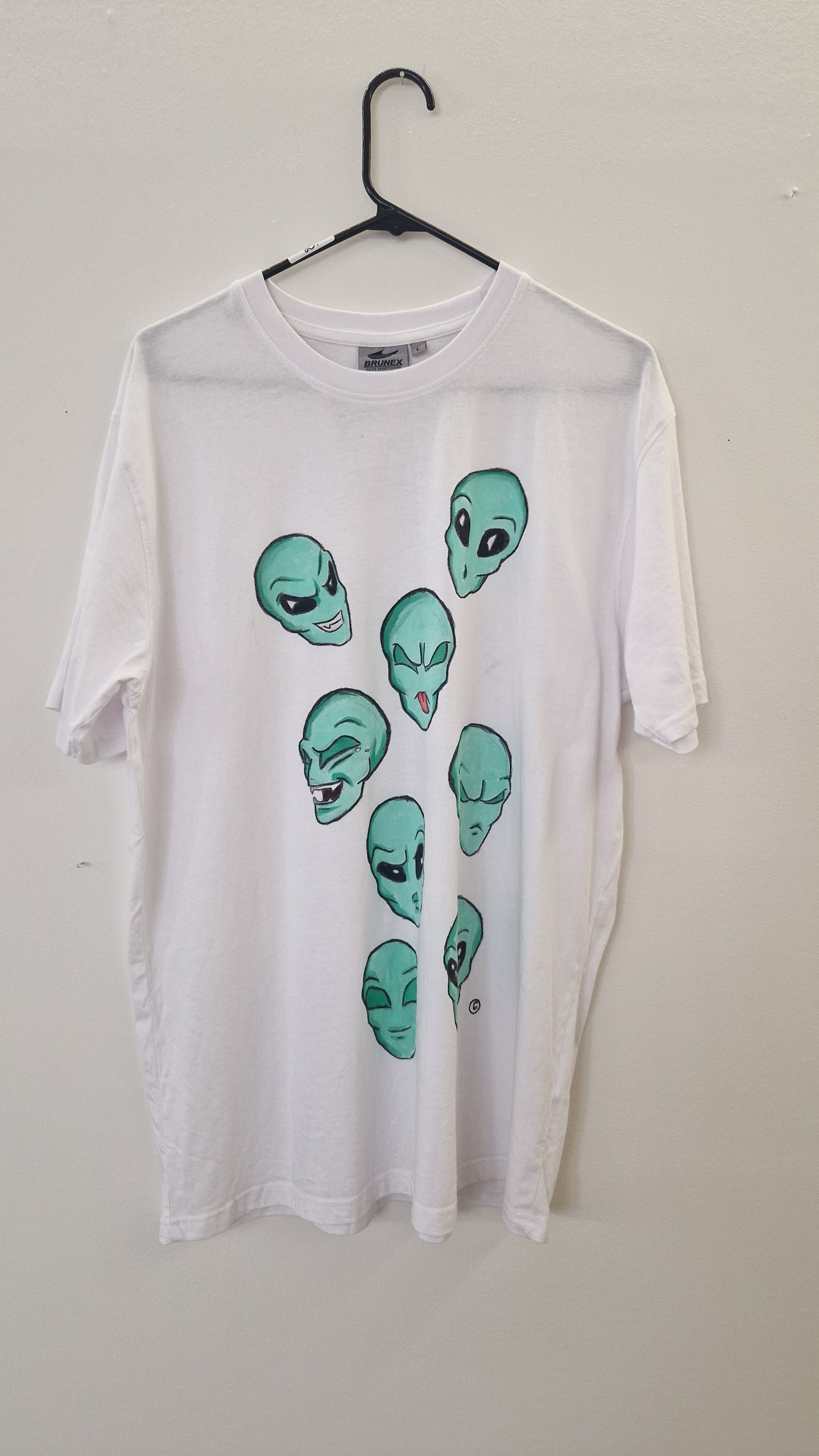 T-Shirt Alien Face Expressions