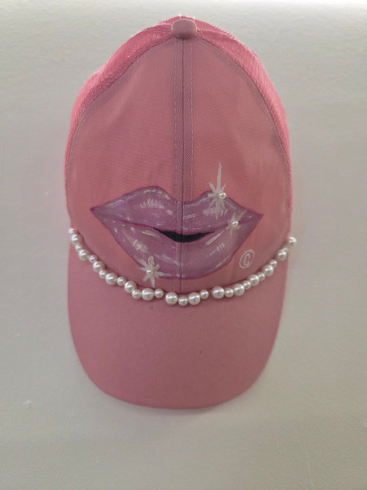 Cap Lips and pearls